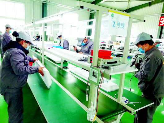 白銀會(huì)寧縣易地扶貧搬遷就業(yè)扶貧車間全面復(fù)工復(fù)產(chǎn)