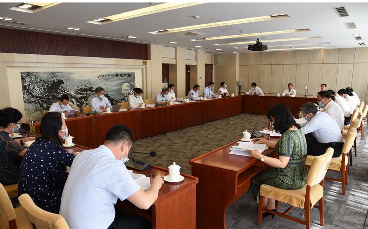 【兩會(huì)快訊】甘肅代表團(tuán)分組審議全國(guó)人大常委會(huì)工作報(bào)告，唐仁健參加第二小組會(huì)議并發(fā)言