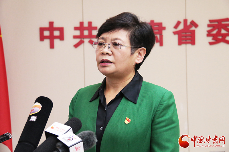 【擔(dān)使命 聚同心 促巨變 省直部門落實脫貧攻堅責(zé)任工作紀(jì)實】甘肅：1822名在脫貧攻堅中表現(xiàn)突出的干部得到提拔重用