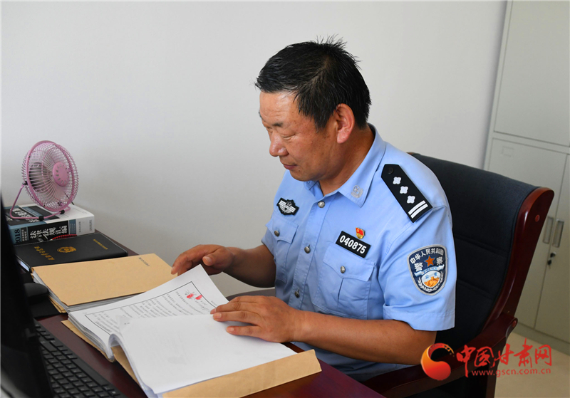 將初心和使命鐫刻于心——記金昌市公安局金川分局法制大隊(duì)四級高級警長劉三峰