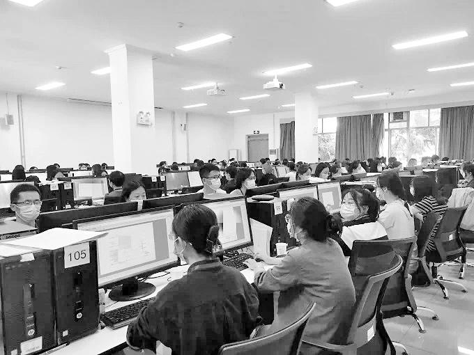 甘肅省高考評卷各科目實(shí)施多評模式