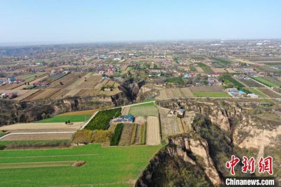 圖為位于甘肅省慶陽市西峰區(qū)境內的南佐遺址地貌。(資料圖) 甘肅省文物局供圖