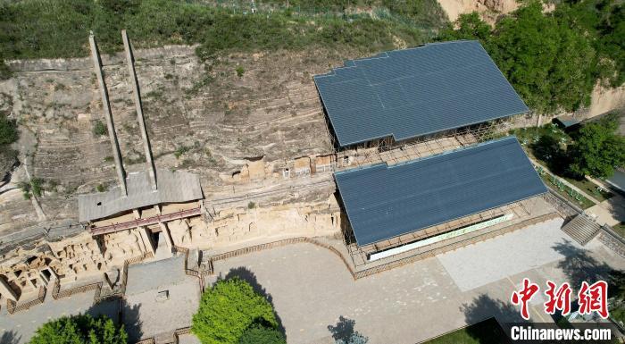 圖為航拍視角下的北石窟寺?！“瑧c龍 攝