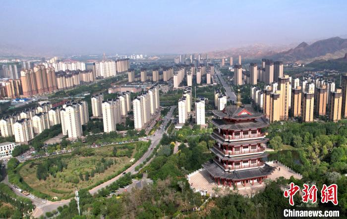 圖為“南涼古都”樂(lè)都朝陽(yáng)山片區(qū)的今朝?！⊙Φ?攝