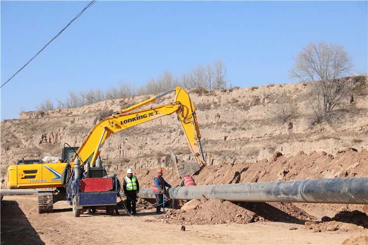 臨洮縣洮陽(yáng)水廠農(nóng)村供水鞏固提升暨城區(qū)第二水源工程現(xiàn)場(chǎng)。_副本.jpg